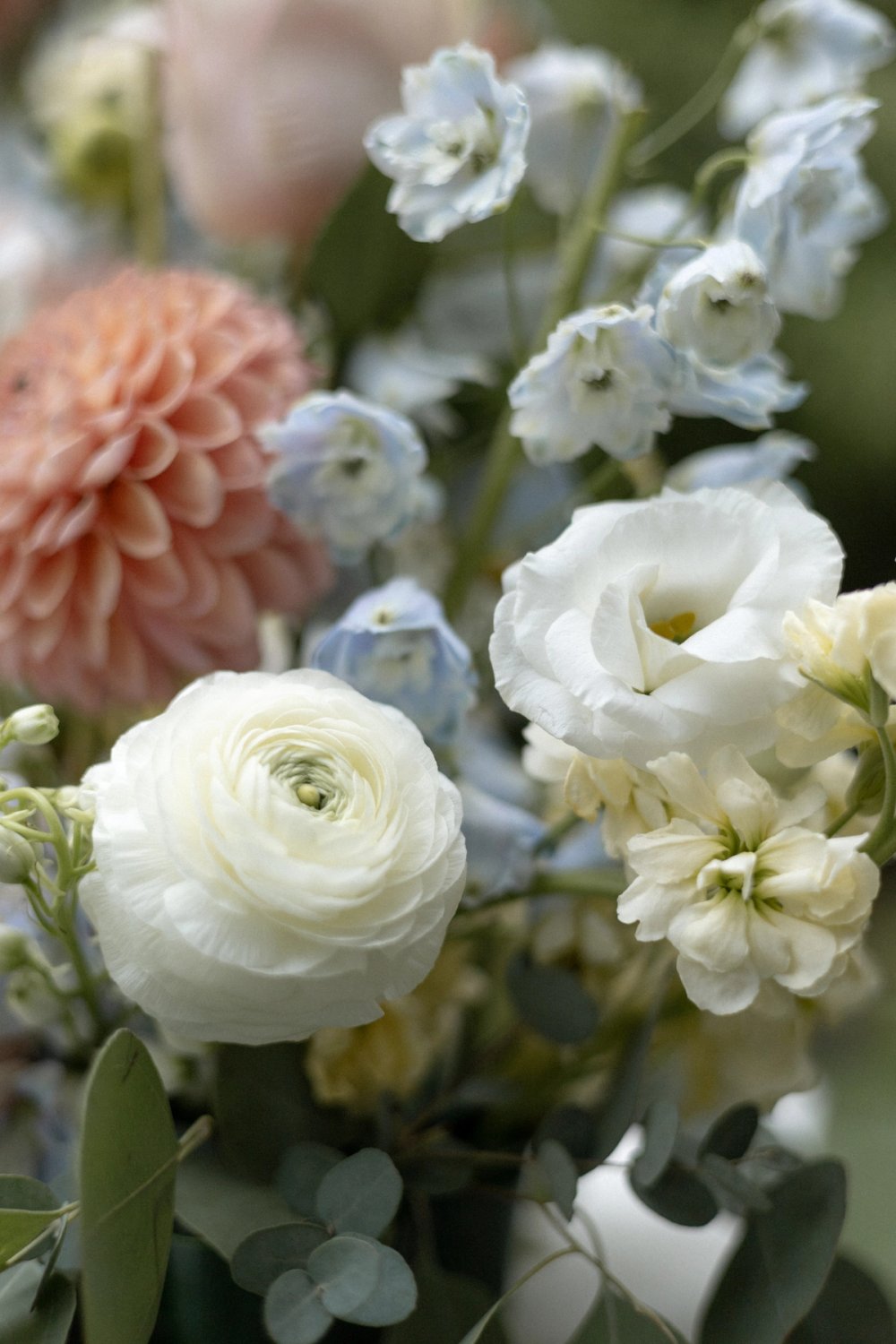 Soft summer pastel florals for a wedding