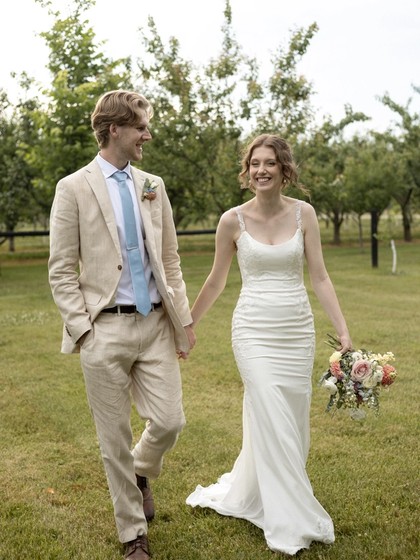 Couple celebrating their wedding in Niagara-on-the-Lake