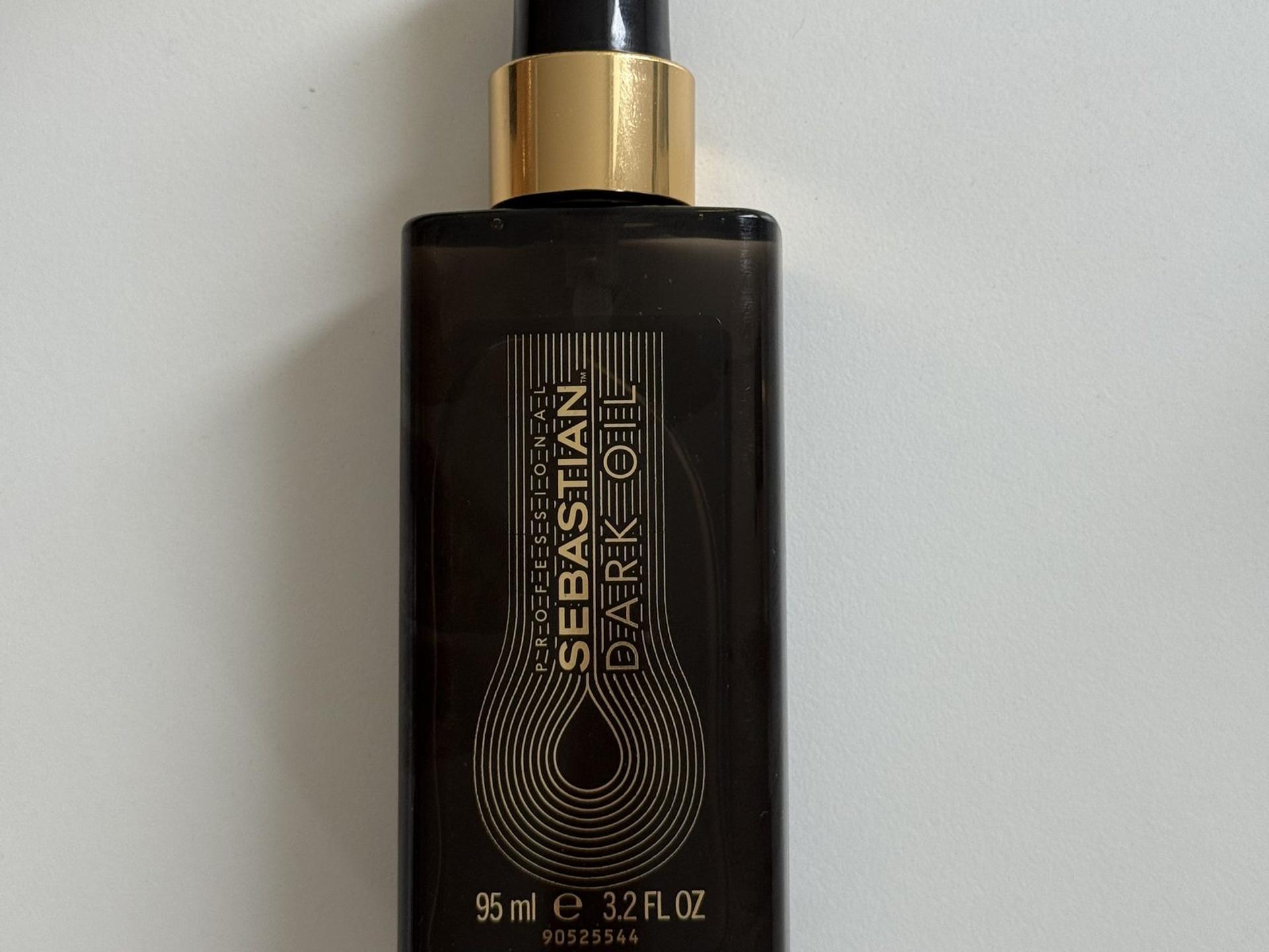 Sebastian Professional Dark Oil im HaarLuxus-Praxistest, 95-ml-Sprühflakon