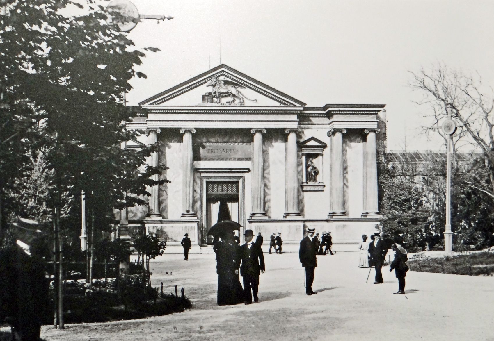 Edición inaugural de la Bienal de Venecia