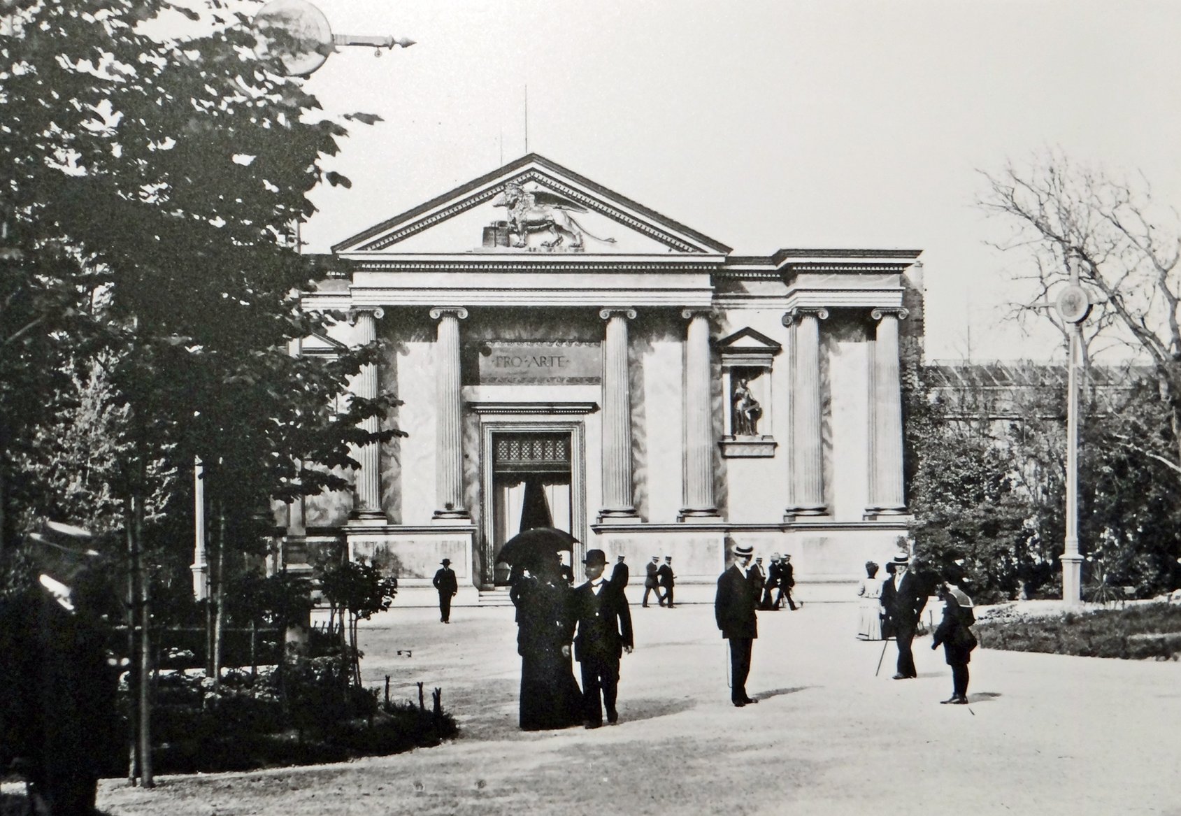 Edición inaugural de la Bienal de Venecia