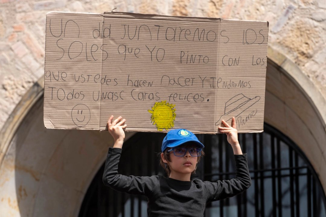 Protestas a las afueras del Museo Nacional en Bogotá el 17 de octubre rechazando la censura a propósito del desmontaje autoritario de obras por parte del gobierno de Espriella. (c) Erick Morales_5