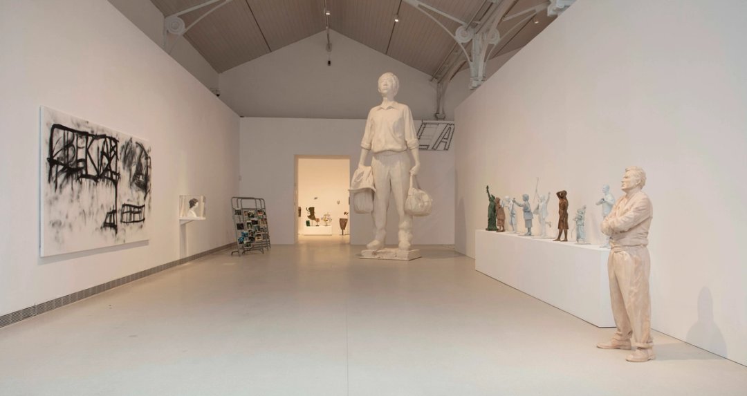 Vista de sala de la exposición Fernando Sánchez Castillo. La Perla Peregrina, Palacio de Velázquez, Museo Reina Sofía, 2026