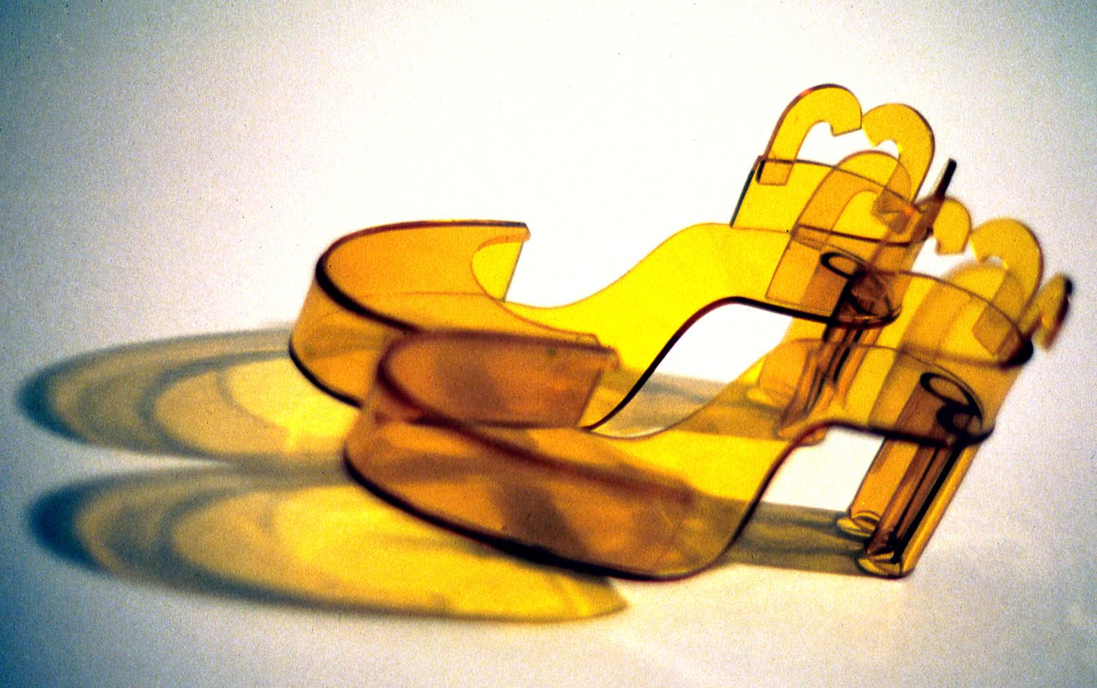 11. Sofía Táboas_Zapatos-espectro, 1993 (1)