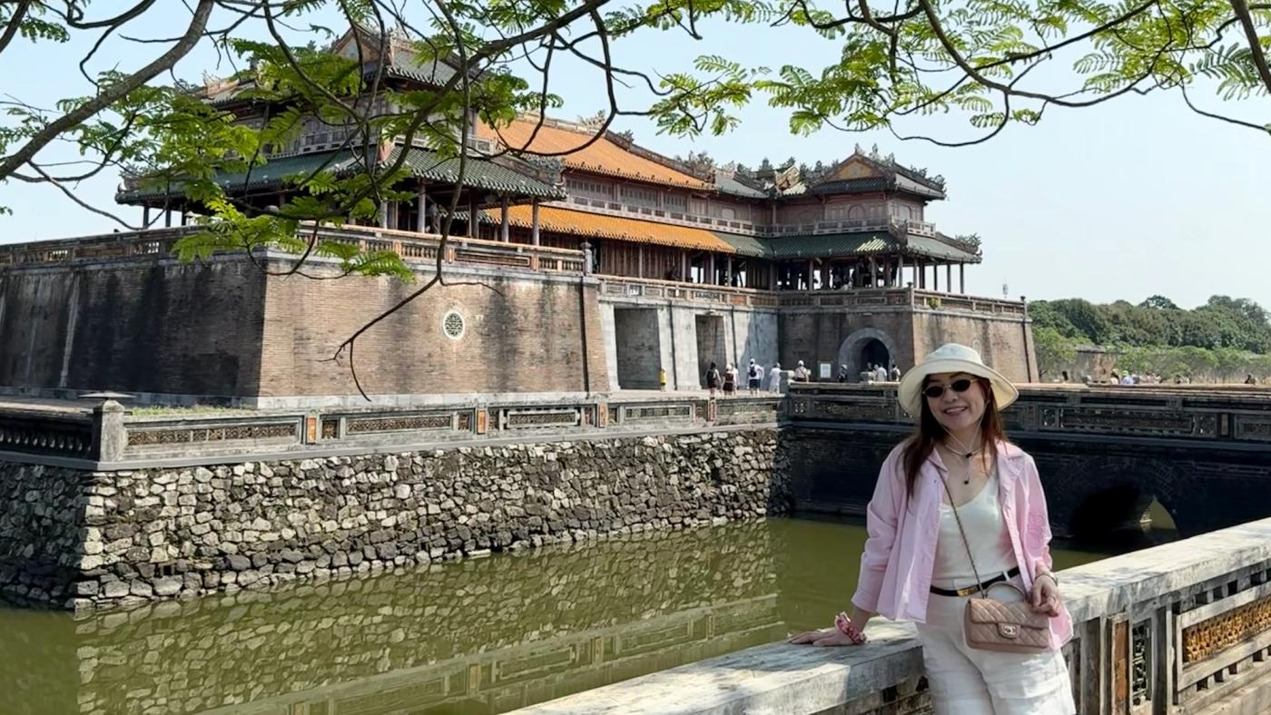 Hào nước và tường thành Đại Nội Huế