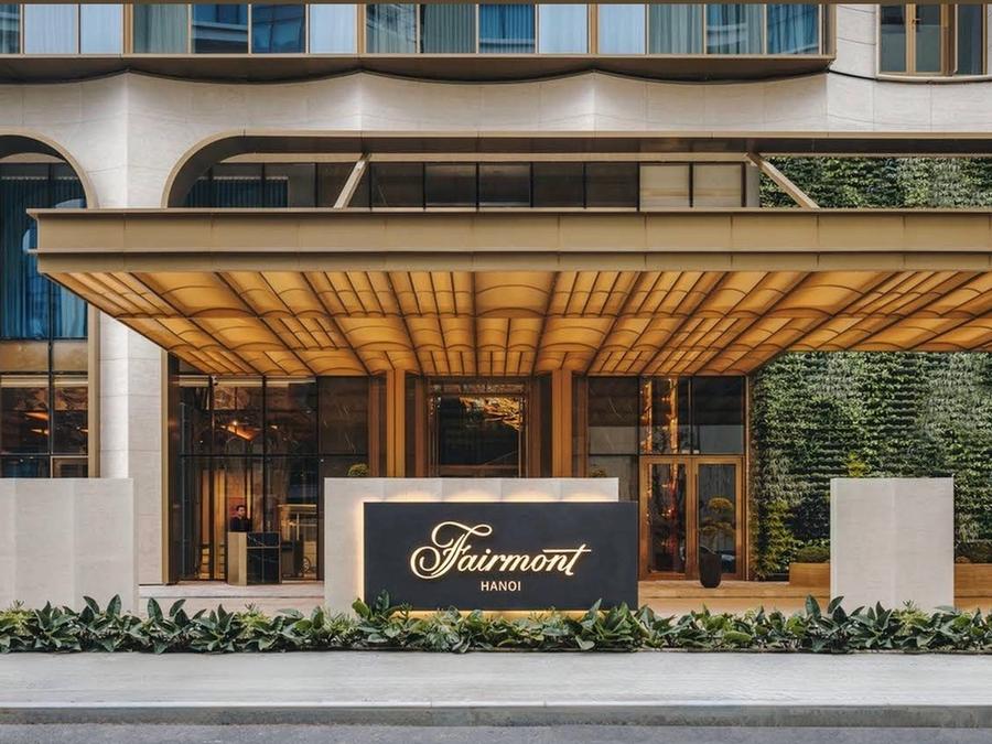 Mặt tiền khách sạn Fairmont Hanoi