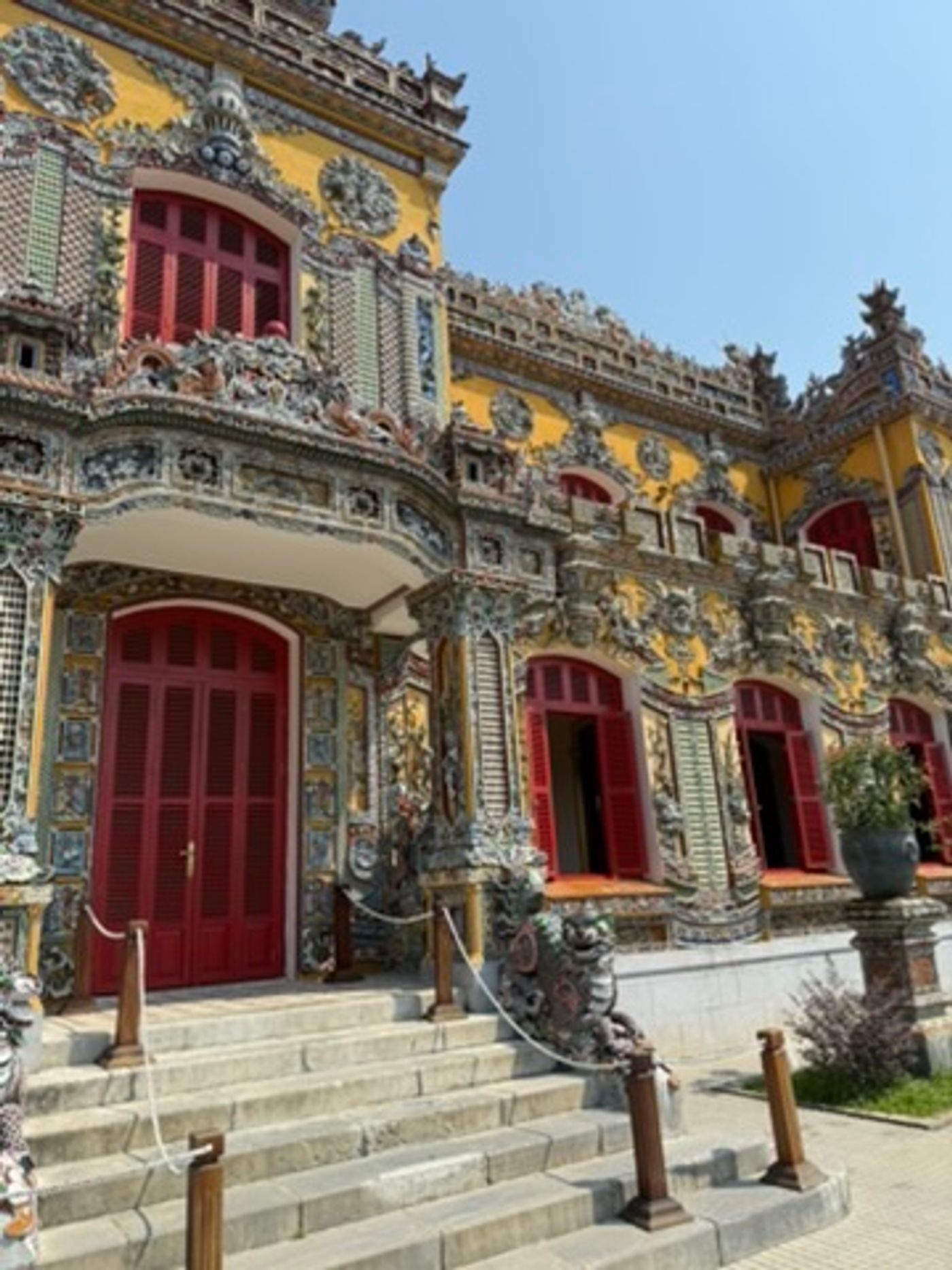 Mặt tiền Điện Kiến Trung