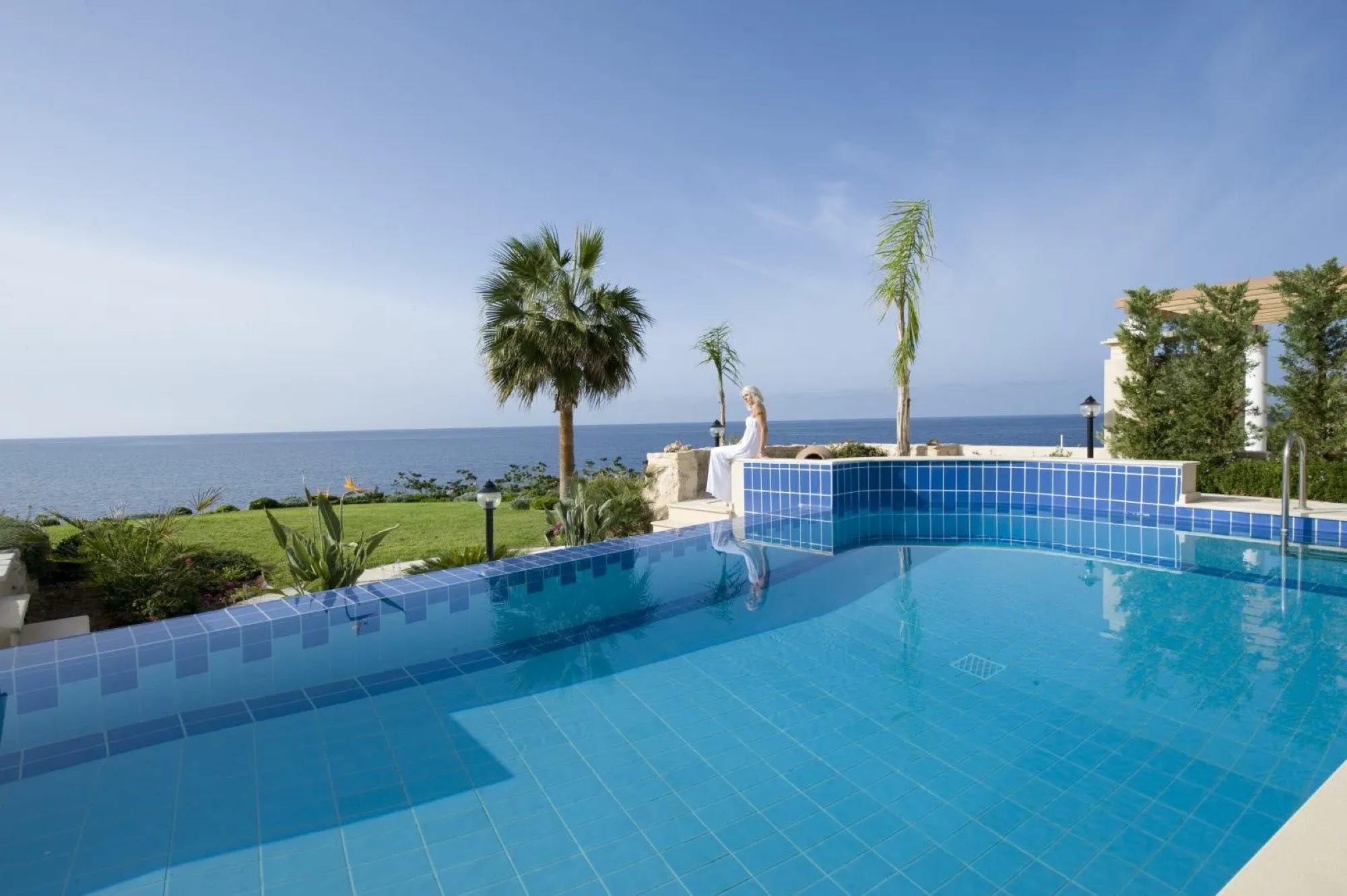 Купить Виллы у Моря в Coral Bay – Пафос, Кипр
