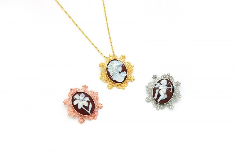 collana e ciondoli cameo italiano
