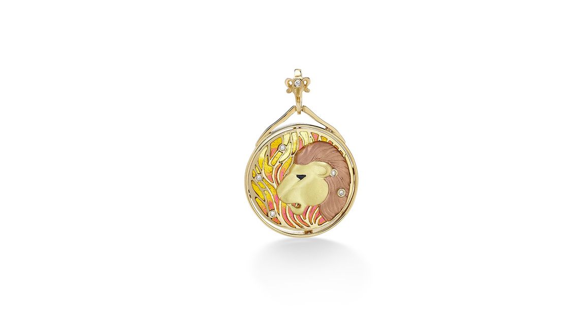 pendant with lion