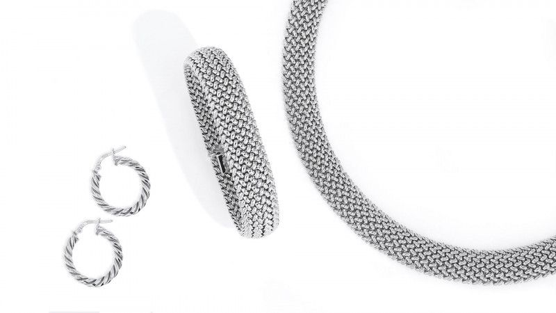 bracciale, collana e orecchini linea italia