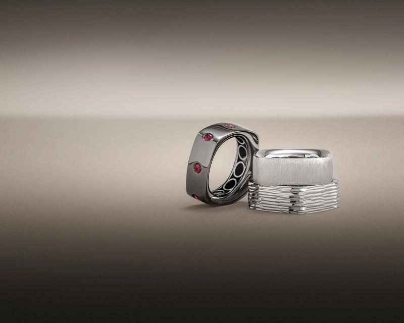 set of silver rings