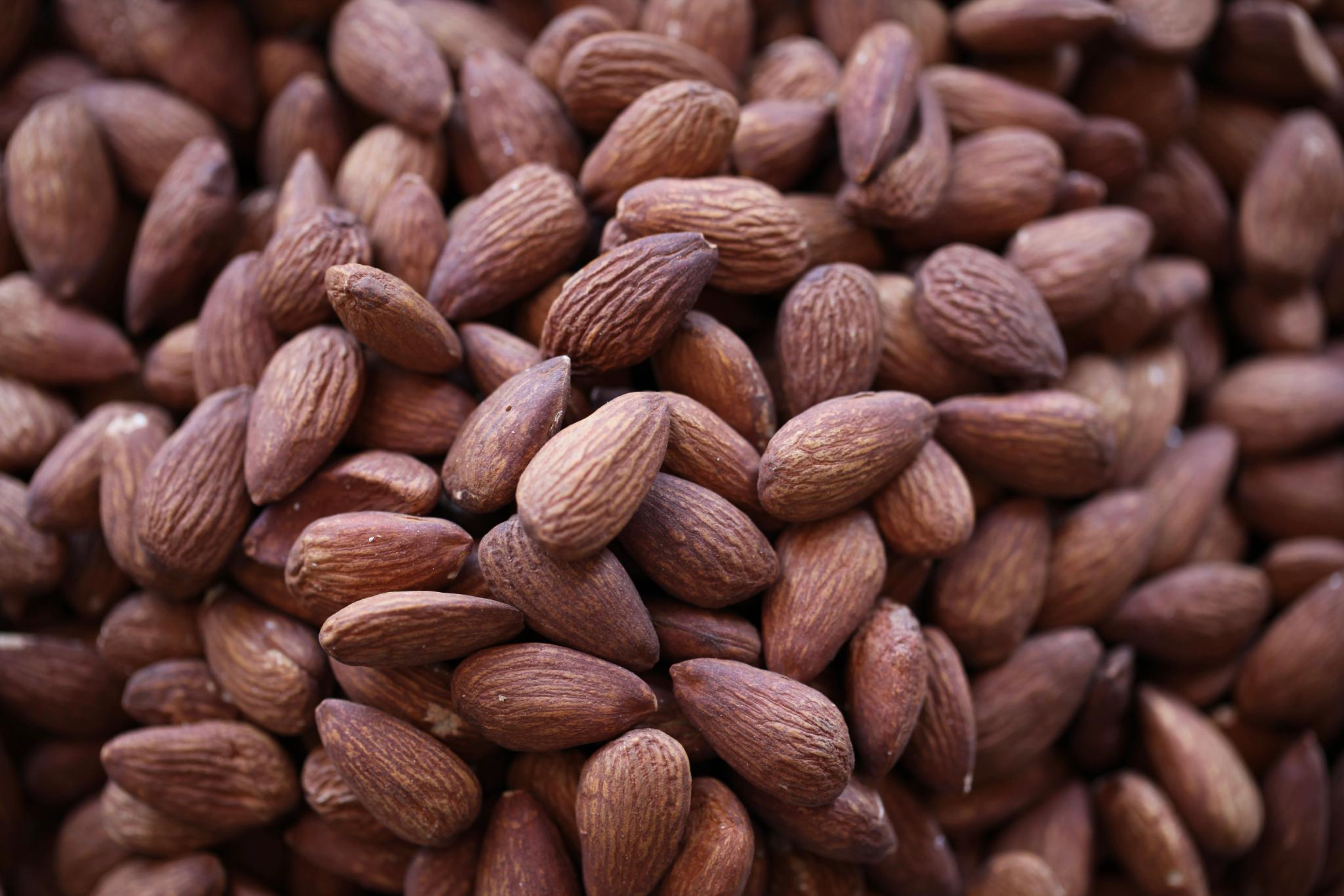raw-almonds