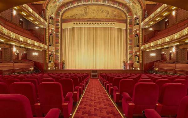 Locations slideshow@2x