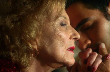 6016508_0001_01_EmergencyExit_S00E001_Stills_13_v3