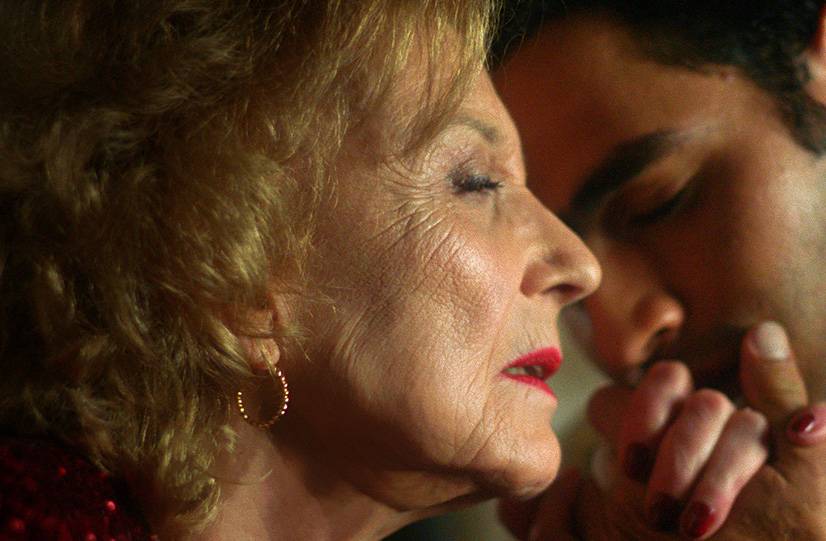 6016508_0001_01_EmergencyExit_S00E001_Stills_13_v3