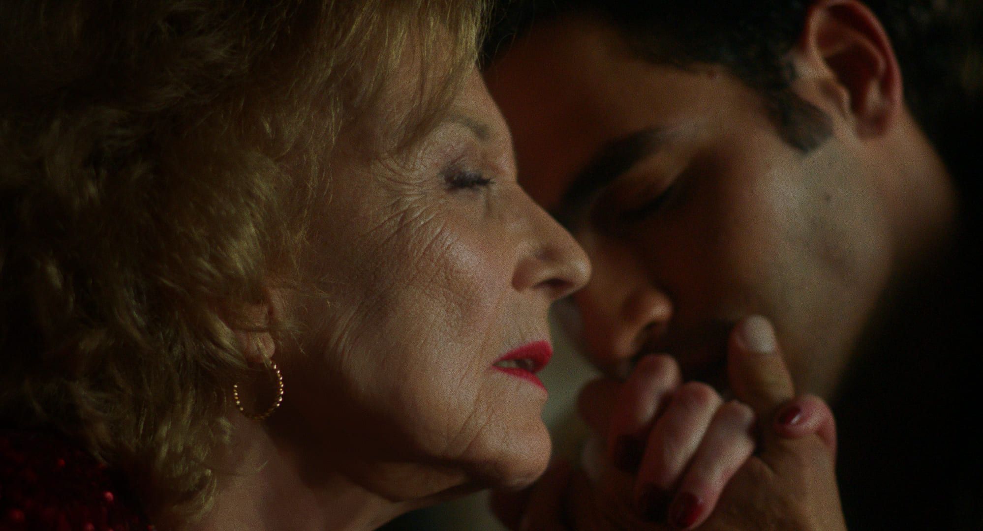 6016508_0001_01_EmergencyExit_S00E001_Stills_13