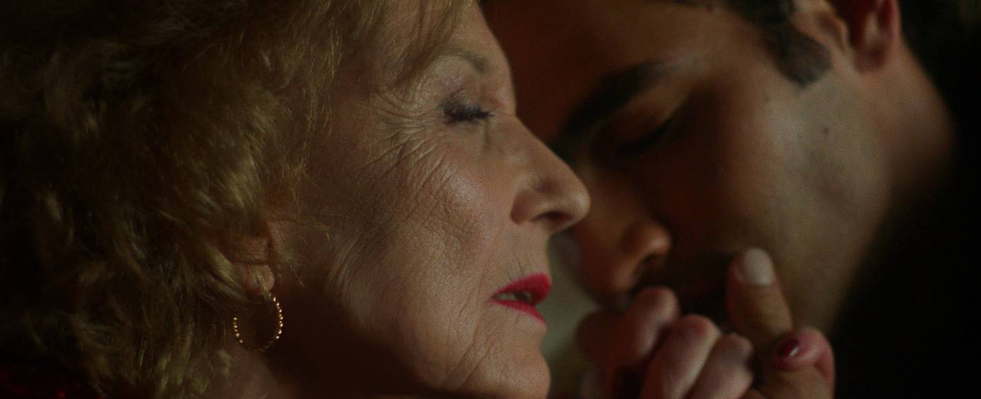 6016508_0001_01_EmergencyExit_S00E001_Stills_13