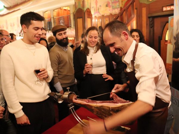 Homo Argentum + Golpes