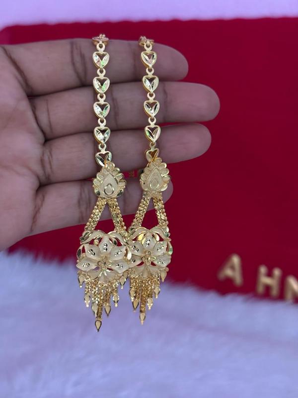 Elegant Suthu Maatal Earrings