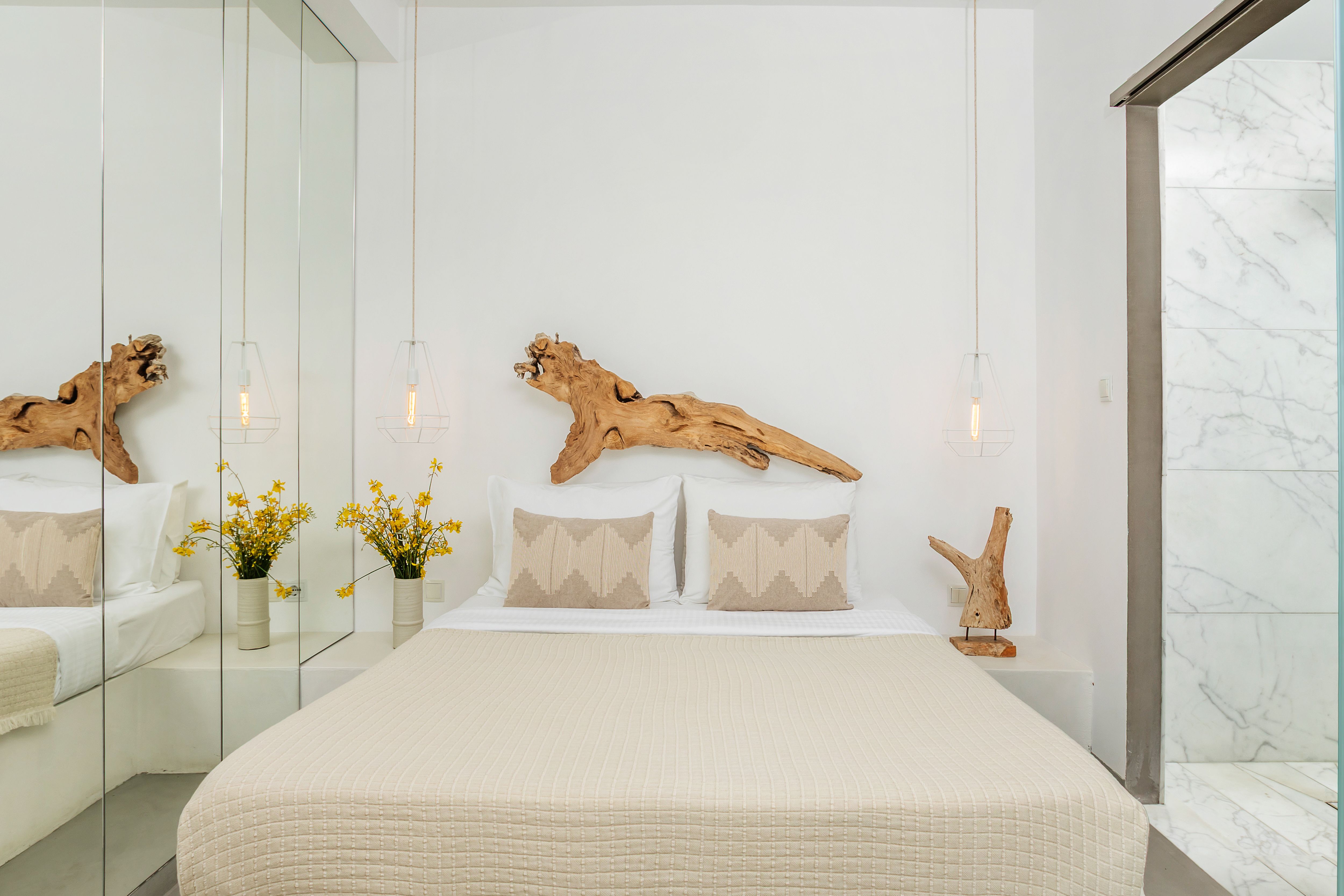 Deluxe Double Room with Side Sea View