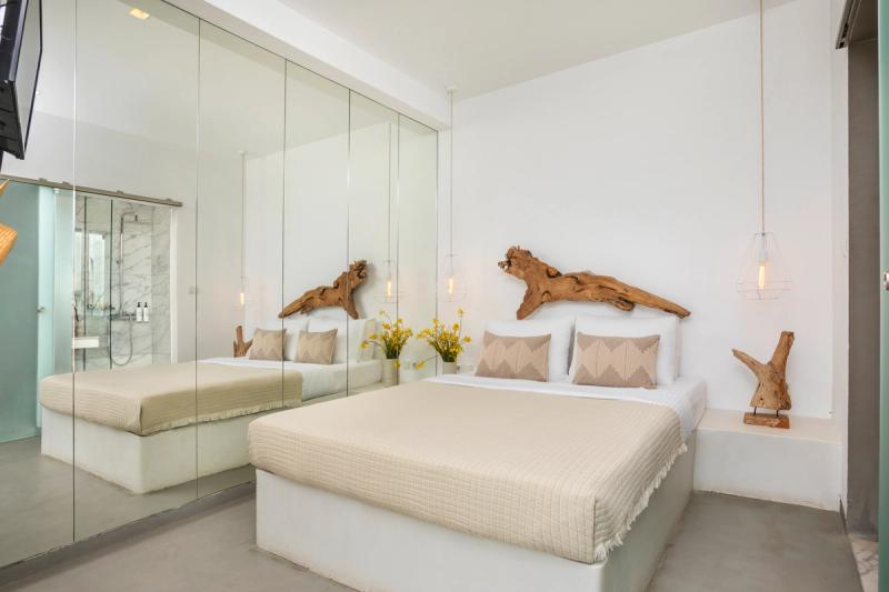 Deluxe Double Room with Side Sea View — photo 2
