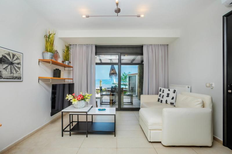 Deluxe Suite with Sea View — photo 7