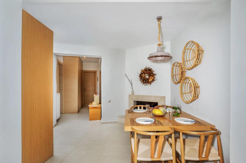 Deluxe Suite with Sea View — photo 2