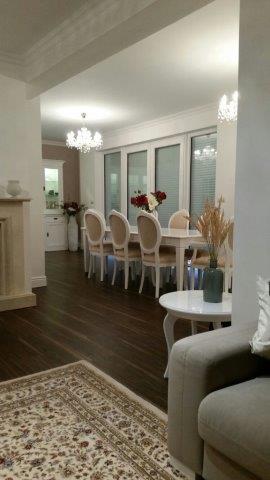 Bílá šatna Elegance, Karlovy Vary