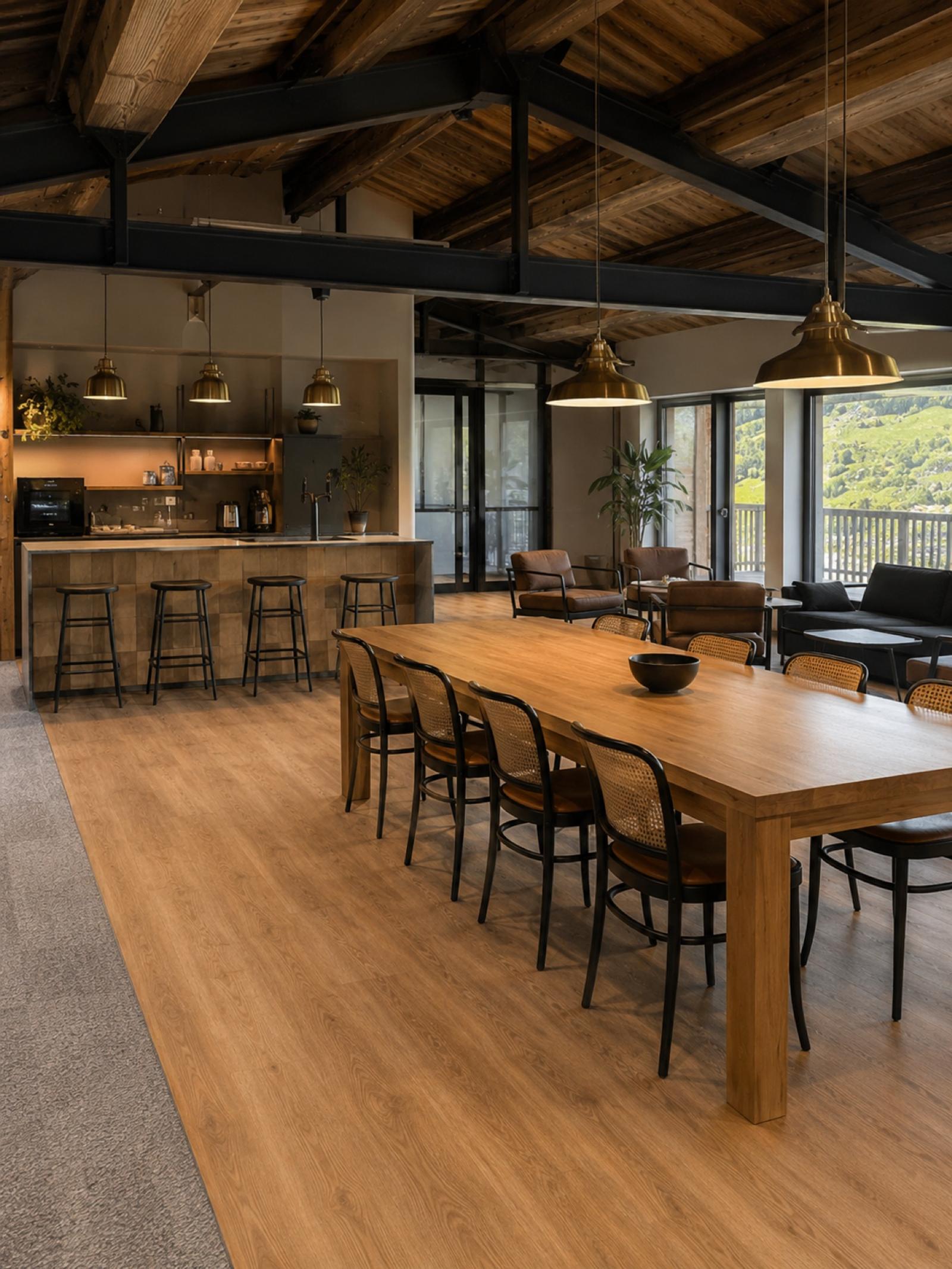 Espace cafétéria / lounge — stratifié chêne et bar coffee