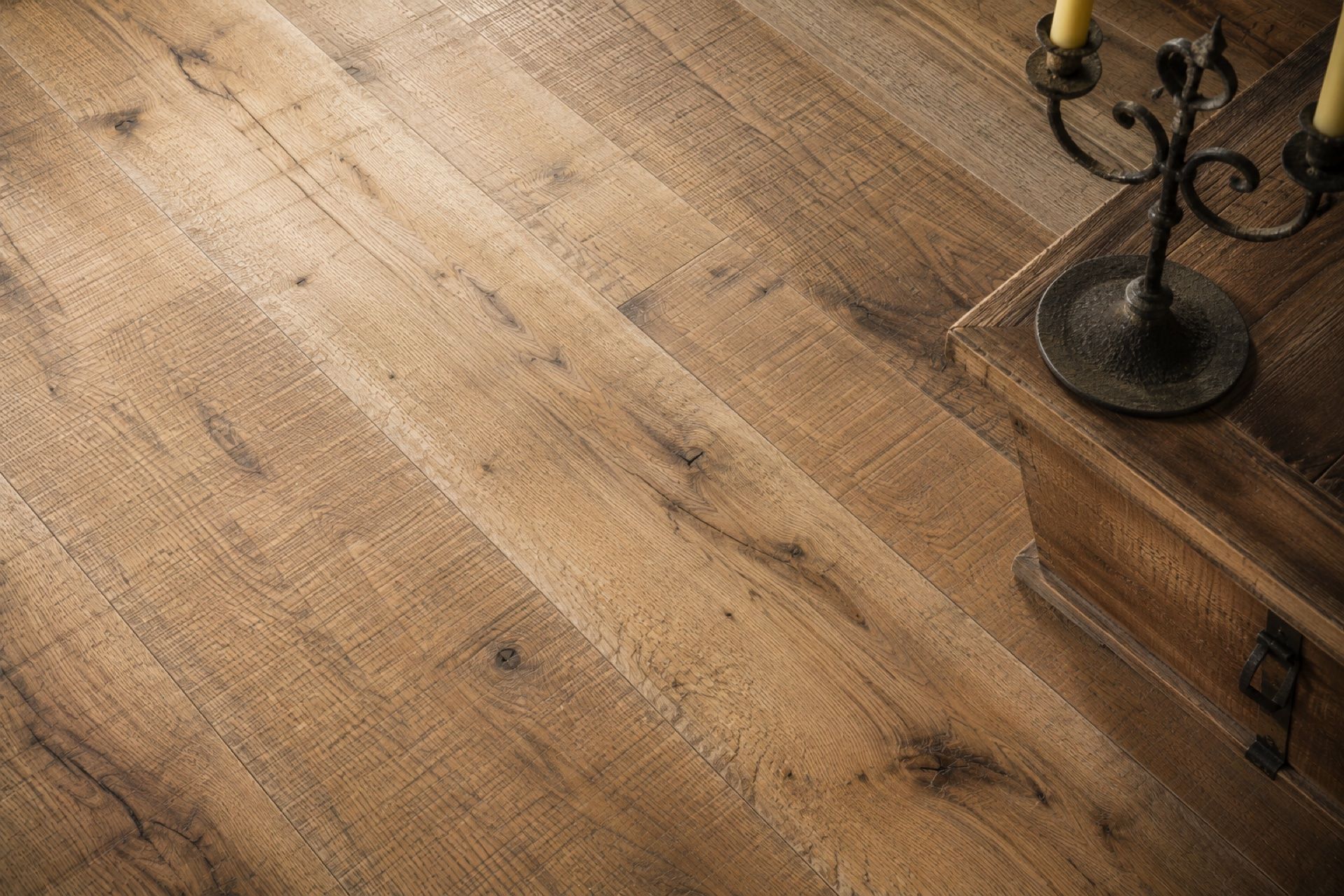 Aged-effect oak floor