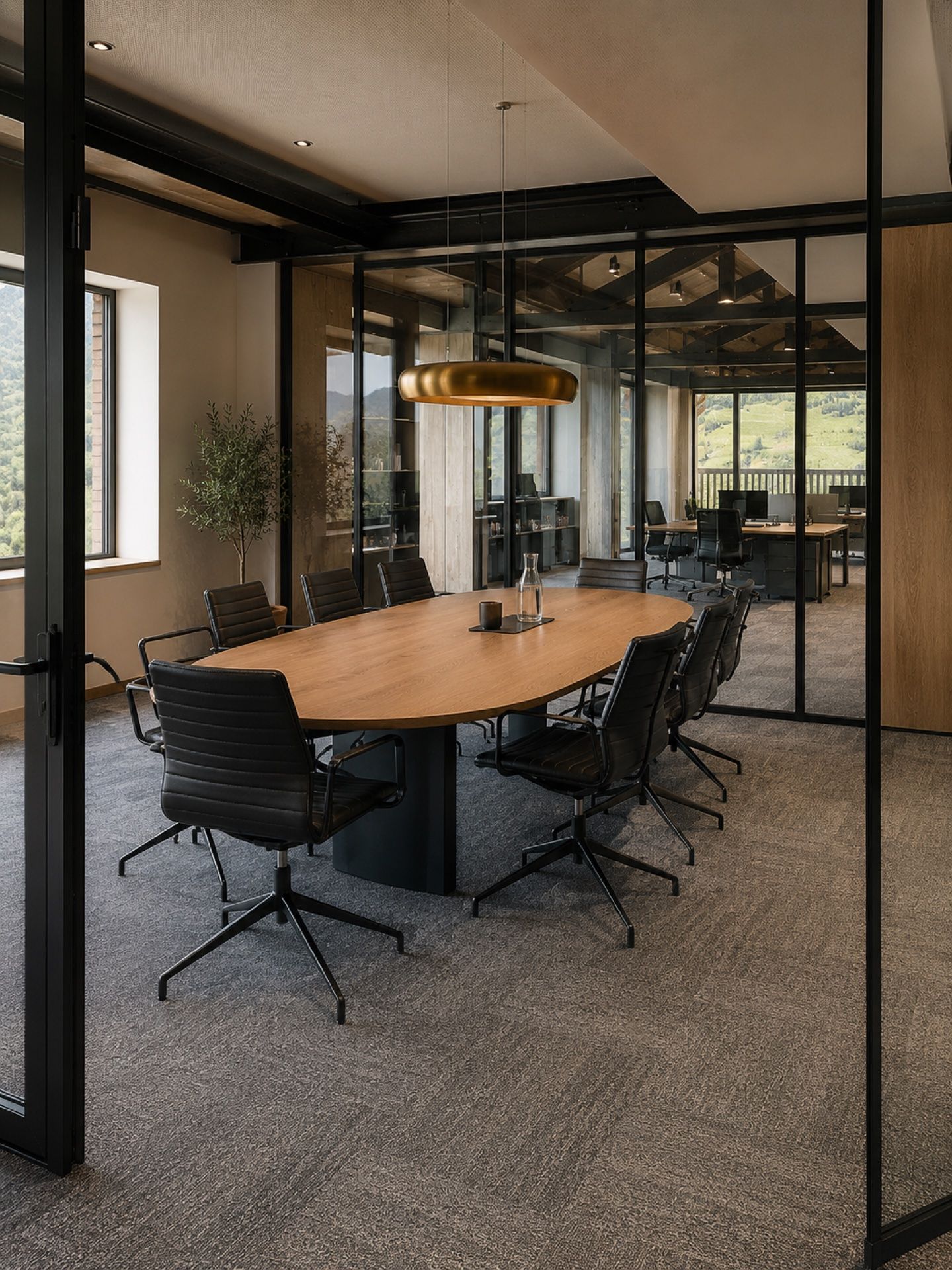 Salle de réunion vitrée — moquette acoustique tertiaire et table oak