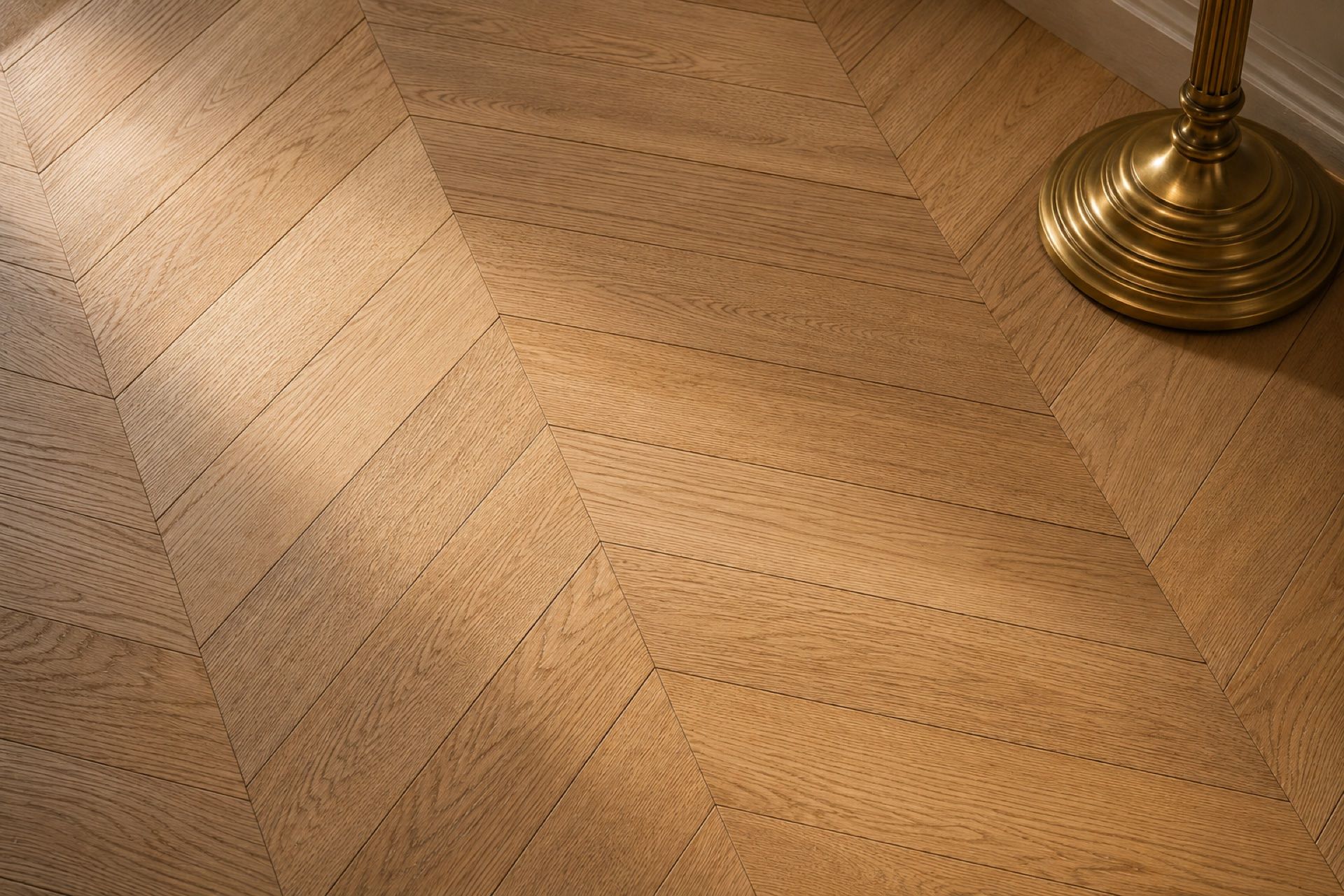 Oak chevron floor (Hungarian point)