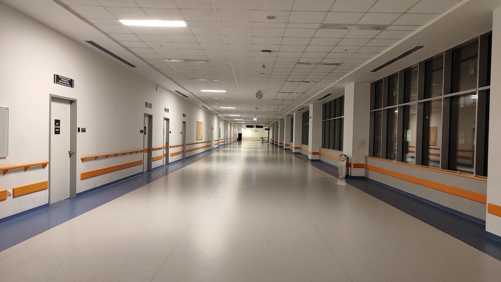 Heat-welded heterogeneous hospital vinyl