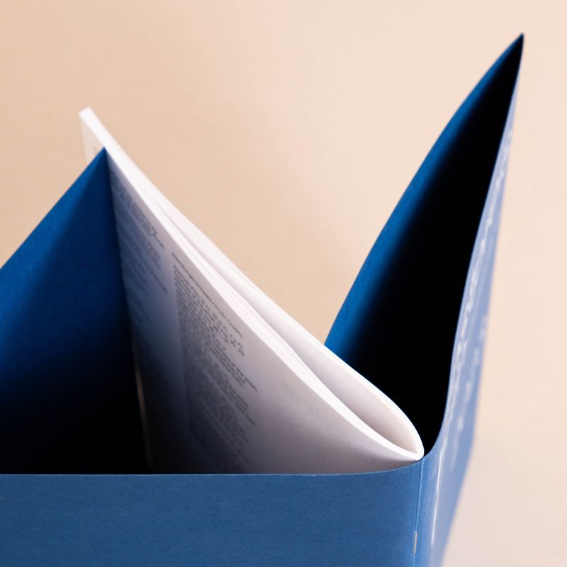 Klappenbroschur vorne und hinten