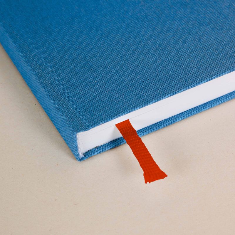 Biografien mit Lesebändchen