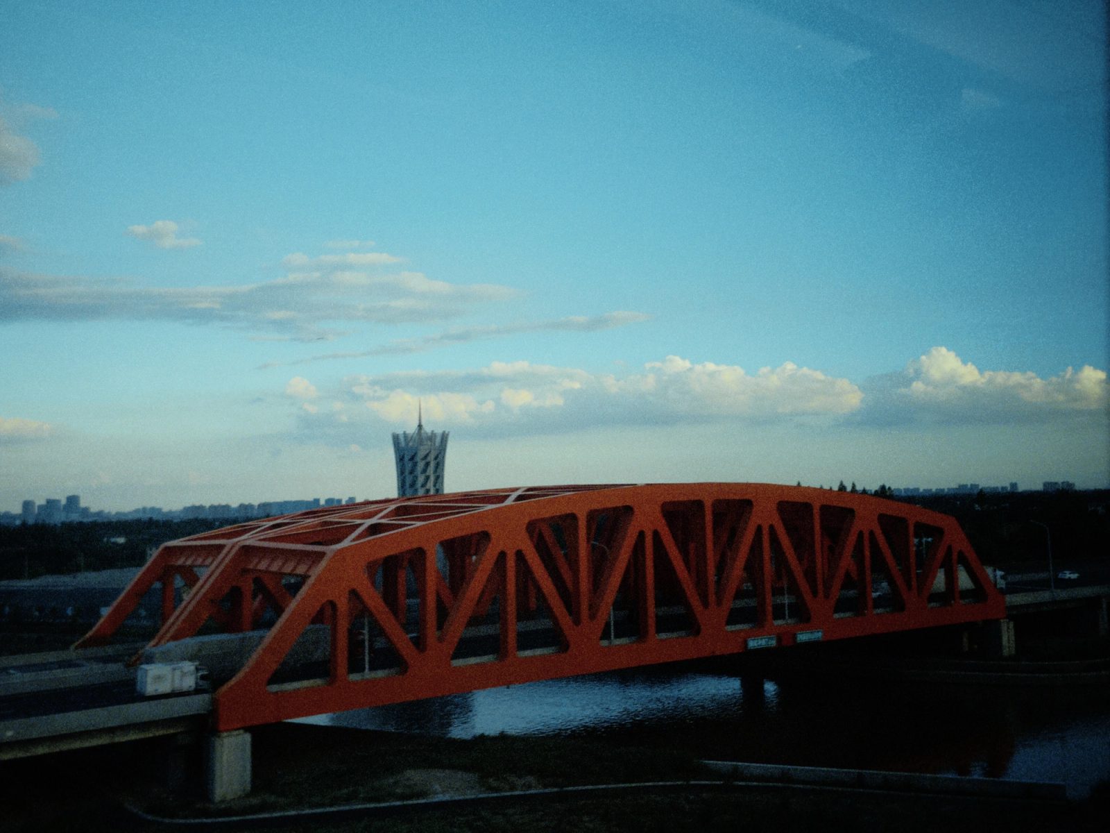 On the train ride home 图 1