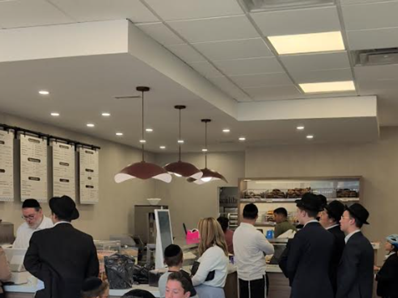 BUBBYS BAGELS OPEN AT NEW LOCATION!! 3030 Bathurst!