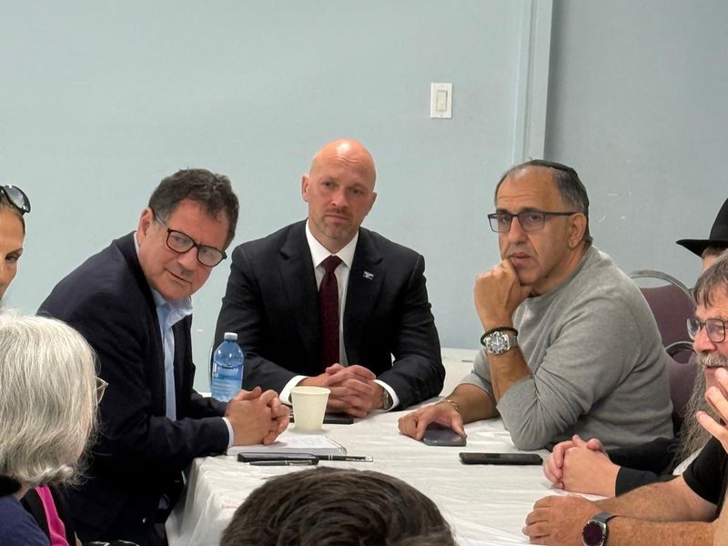 Mayoral Candidate Brad Bradford and Councillor James Pasternak meet with community leaders