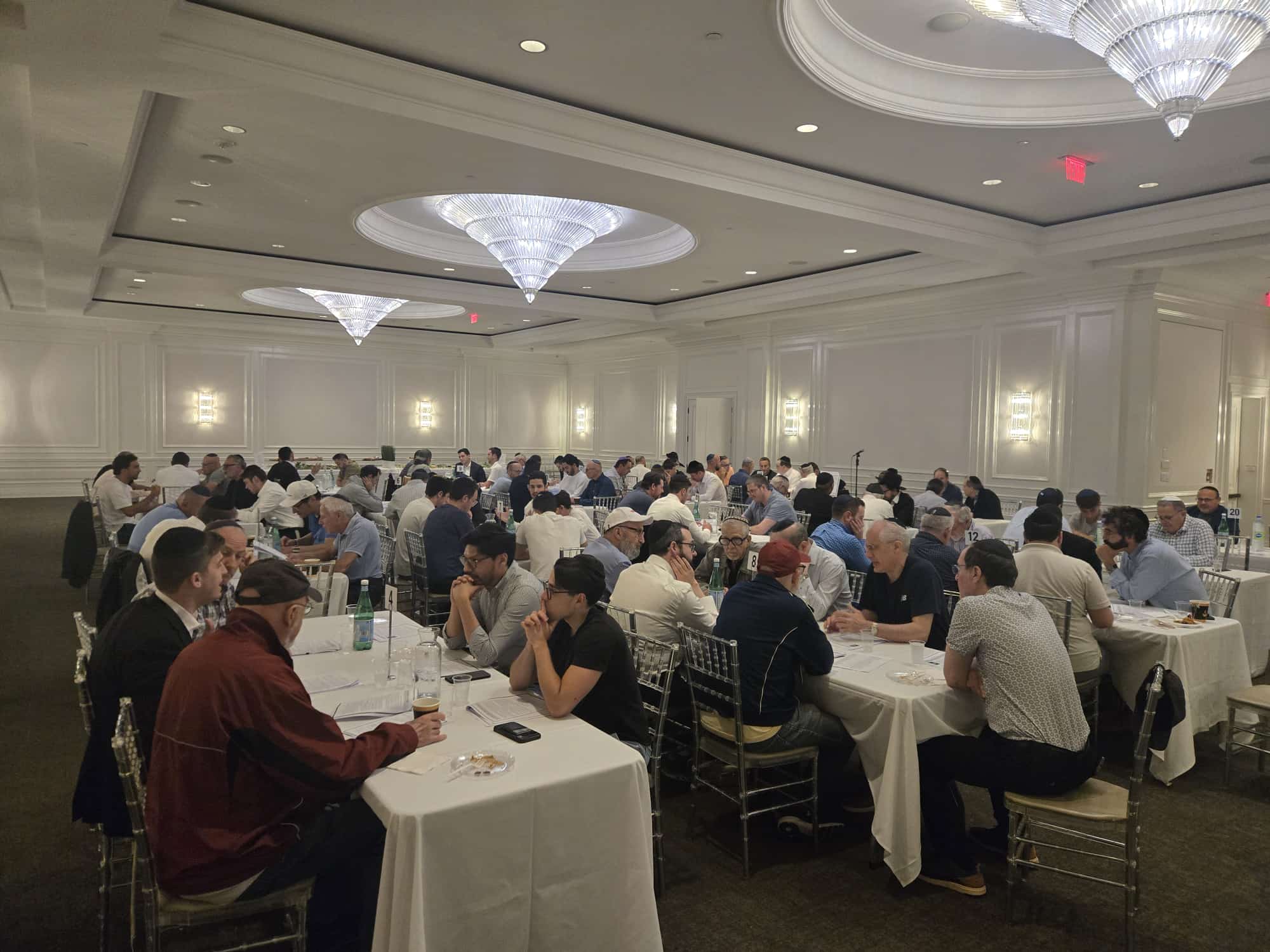 MEGA LEARNING AT THE FOREST HILL COMMUNITY KOLLEL!
