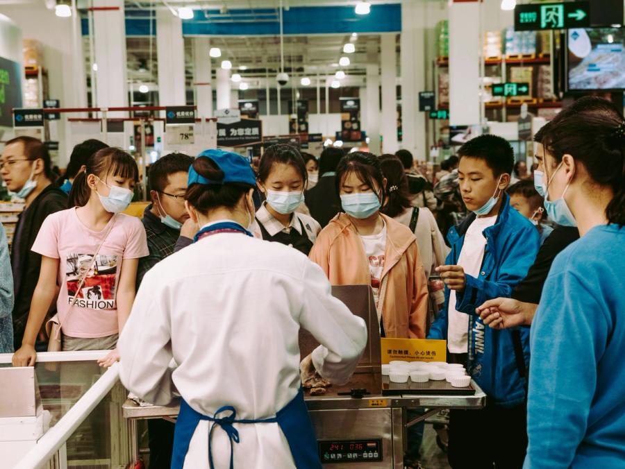 paying cash in China