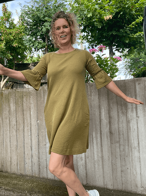 Short Dress Ruffle Sleeve, Merino - view 3