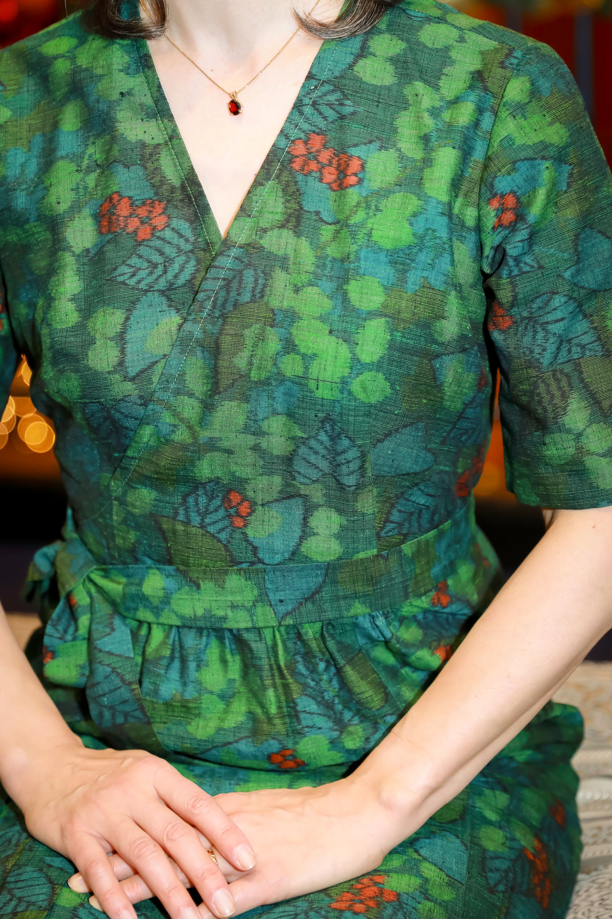 緑の花柄ラップドレス