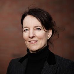 Dr. Lizzy Doorewaard
