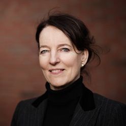 Dr. Lizzy Doorewaard