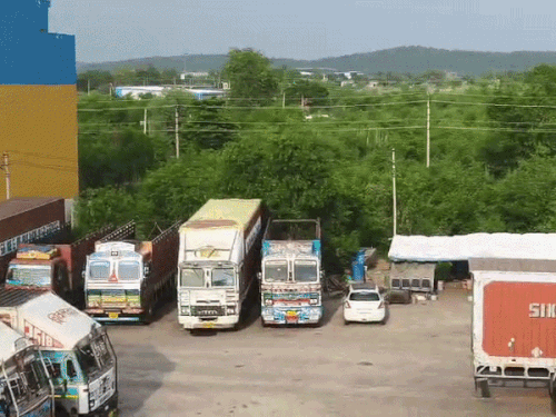 सरकार ने राहत दी, फिर भी ट्रांसपोर्टर्स नाराज:  आज जयपुर में करेंगे प्रदर्शन, बोले- अस्थायी परमिट से बढ़ेगा टैक्स और खर्च - Jaipur News