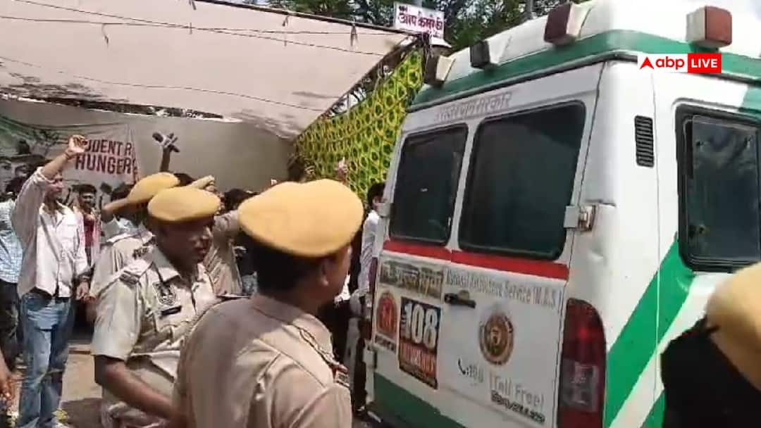 राजस्थान यूनिवर्सिटी में अनशन पर पुलिस एक्शन, छात्रों को उठाया