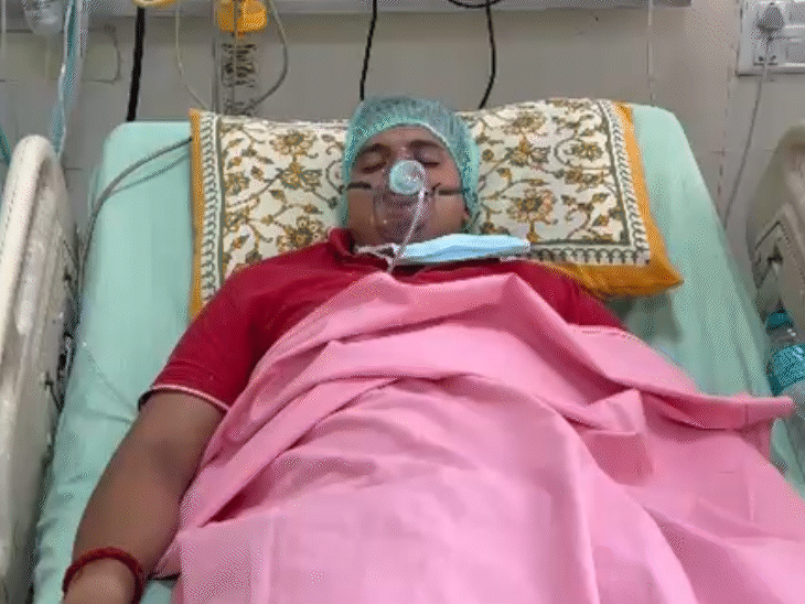जयपुर में आमरण-अनशन पर बैठे छात्र नेता की बिगड़ी तबीयत: शुभम रेवाड़ बोले- मांगें पूरी नहीं होने तक अनशन नहीं टूटेगा; SMS हॉस्पिटल में इलाज जारी - Jaipur News