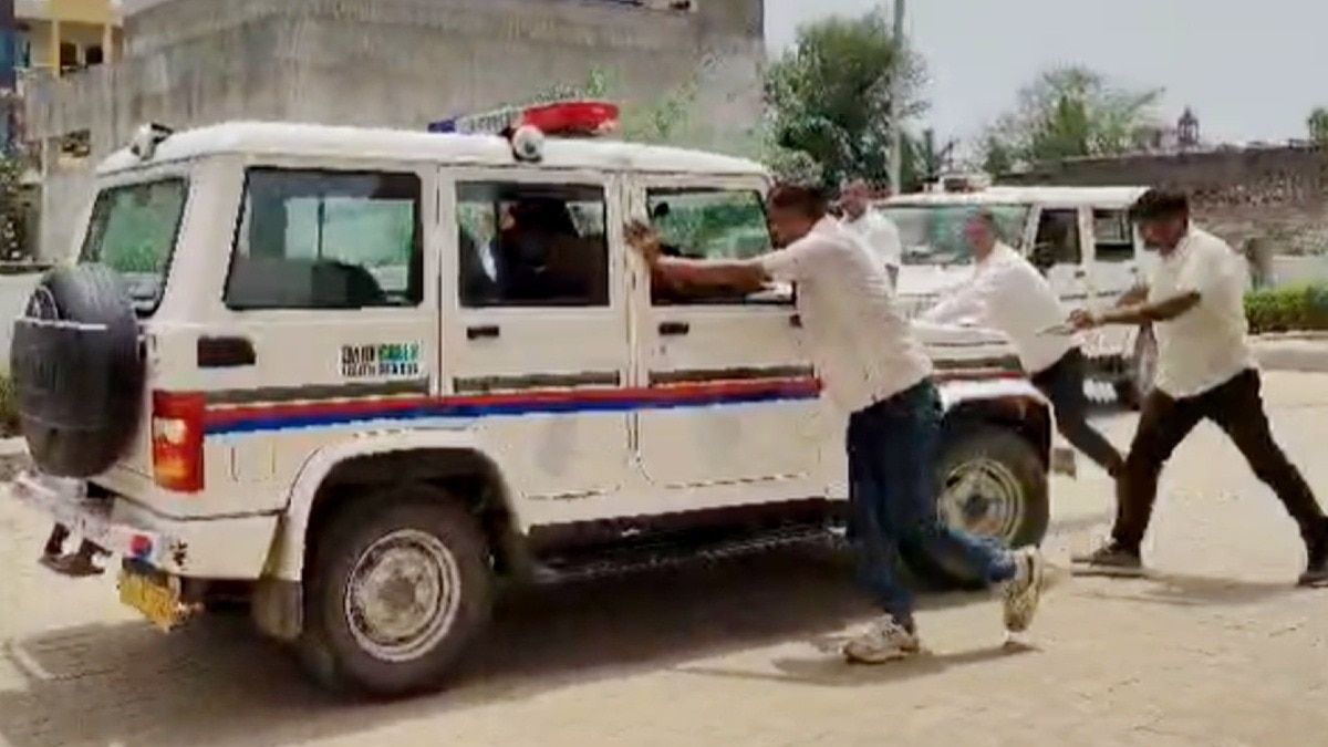 हांफ गई 'डायल 112'... पुलिसकर्मियों को लगाना पड़ा धक्का, तब तक बदमाश मौके से फरार
