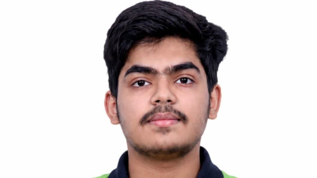 जेईई मेन में 99.06 परसेंटाइल और नीट में AIR 16: कोटा के कार्तिक चौधरी ने दो बड़ी परीक्षाओं में गाड़े सफलता के झंडे